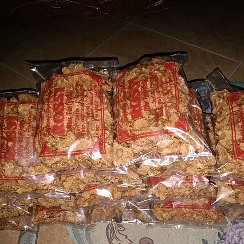 

Toreng ROSSi ibu Turiyah , Thoring (lentho kering) emping singkong "ROSSI" Khas ponorogo