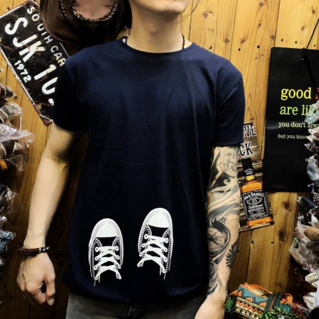 Kaos distro neo shoes warna navy hitam marun putih kuning