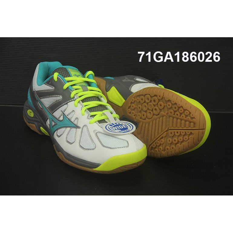 mizuno wave smash lo4