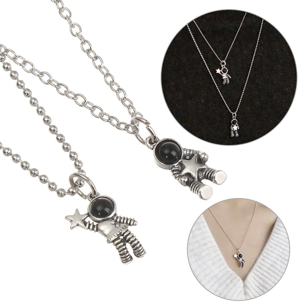 Lily 1/2pcs Kalung Astronot Gaya Punk Baru Rantai Hadiah Hari Valentine Wanita Pria Pasangan Astronot Luar Angkasa
