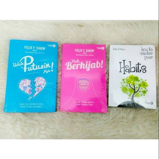Buku Yuk Berhijab dan Udah Putusin Aja