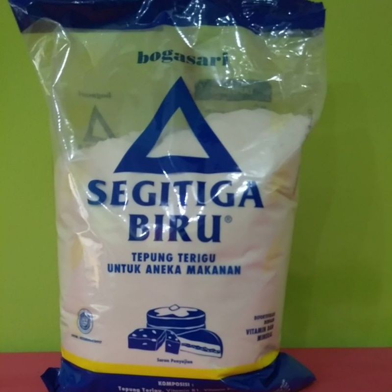 

Tepung Terigu Segitiga Biru 1kg 500g