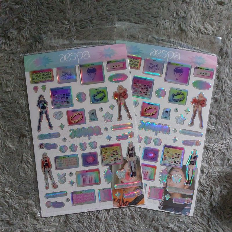 HOLOGRAM EPOXY STICKER + PHOTOCARD SET aespa (Karina, Winter)