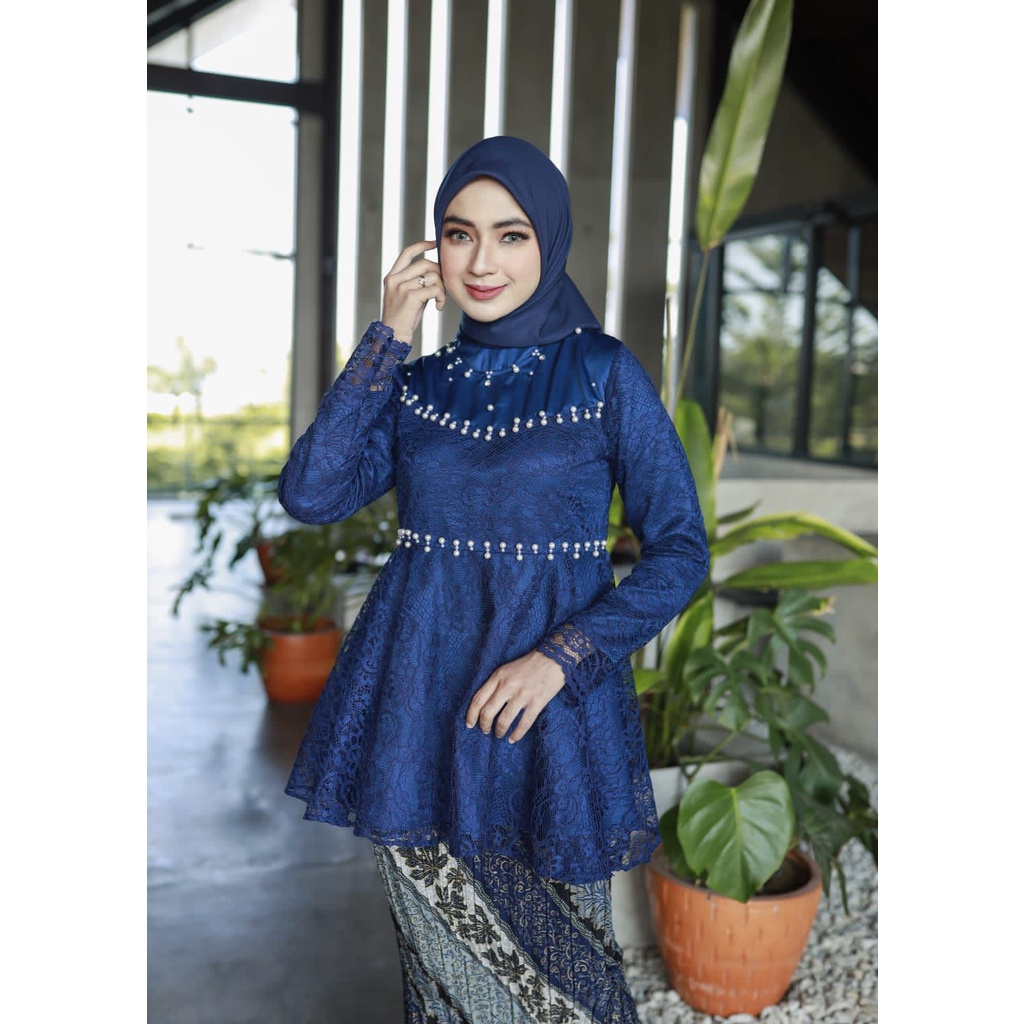 Vanriz Kebaya-Kebaya Brokat Pevita Dalaman Velvet Full Paet