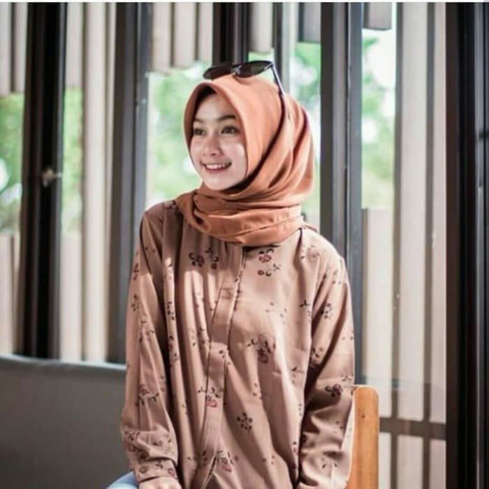 PROMO  BAJU ATASAN JEANS WANITA KULIAH  stok masih beb klik beli segera kirim  adidas tunik good qua