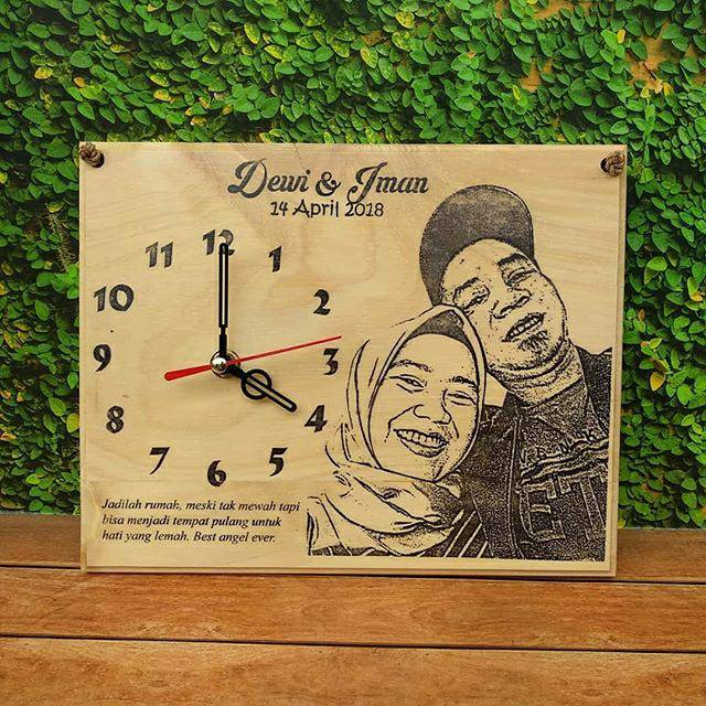 Jam Gantung Klasik Jam Kayu Custom Lukisan Kayu Kado Jam Gantung Klasik Jam Kayu Custom Lukisan Kayu Kado