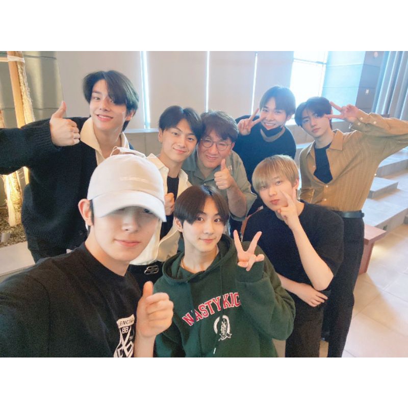 BOOKED ENHYPEN EARRING