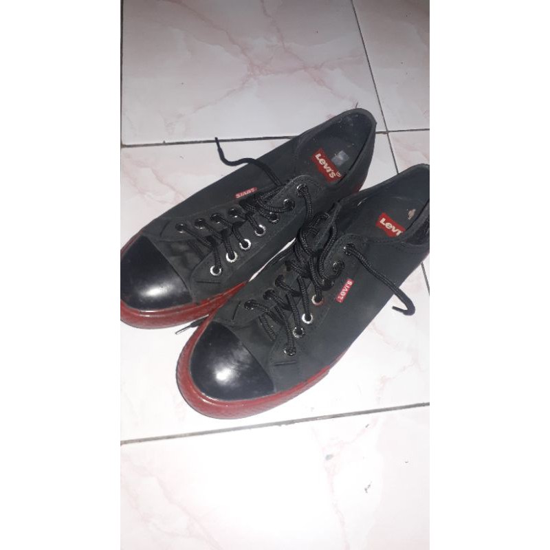 Sepatu levis ori second bekas preloved