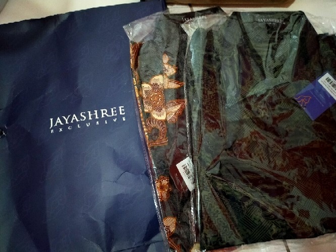 Jayashree Batik Regfit Brahma Shortsleeve