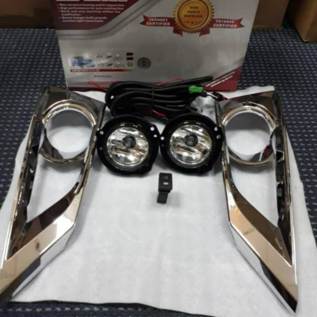 Fog lamp + cover sigra 2018