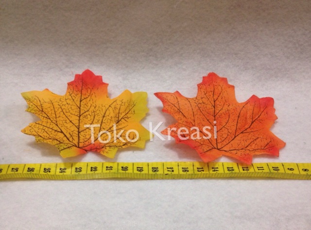 Daun palsu silk maple leaves