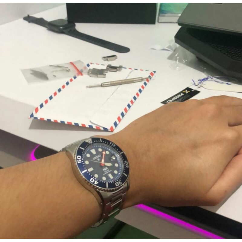 Jam Tangan Sporty 200M - Solar Powered - Silver