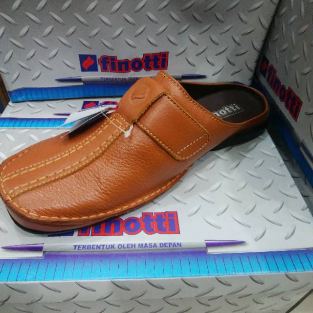 Sandal sepatu Finotti, Slop Finotti TM 01