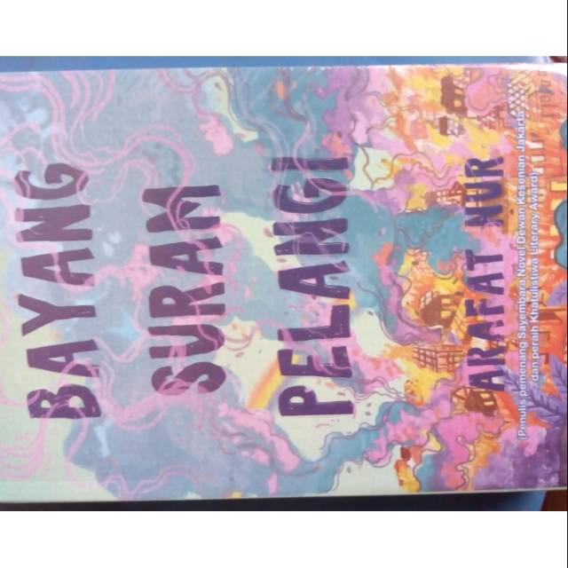 Buku Bayang Suram Pelangi