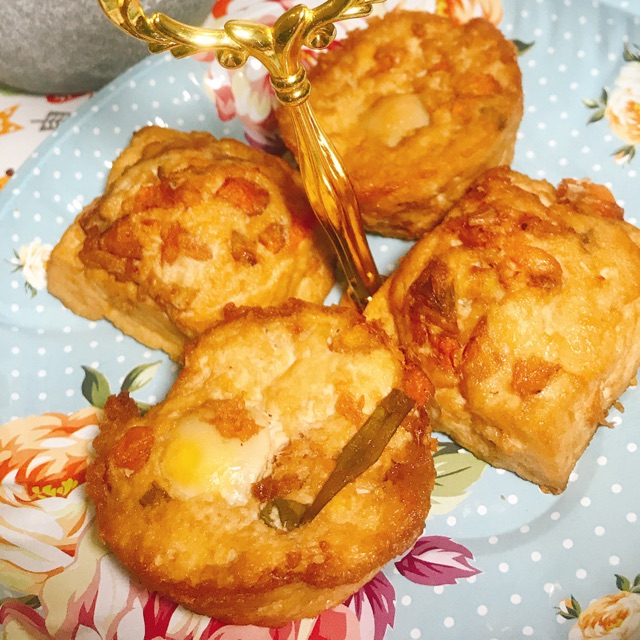 

tahu isi telor jajanan pasar kue basah