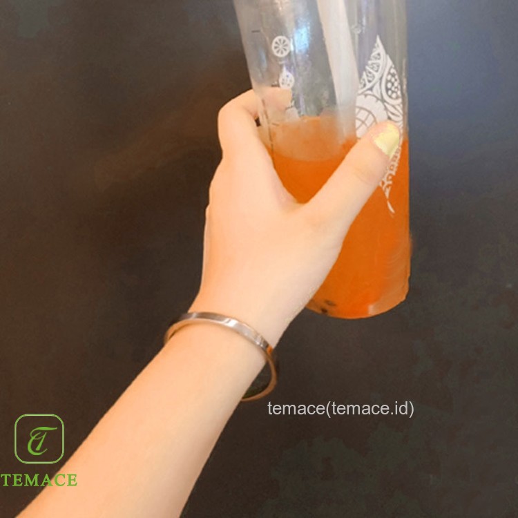 Gelang titanium salib anti karat selamanya
