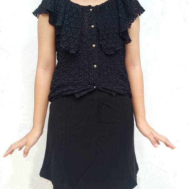 Blouse Brokat dan Rok Hitam