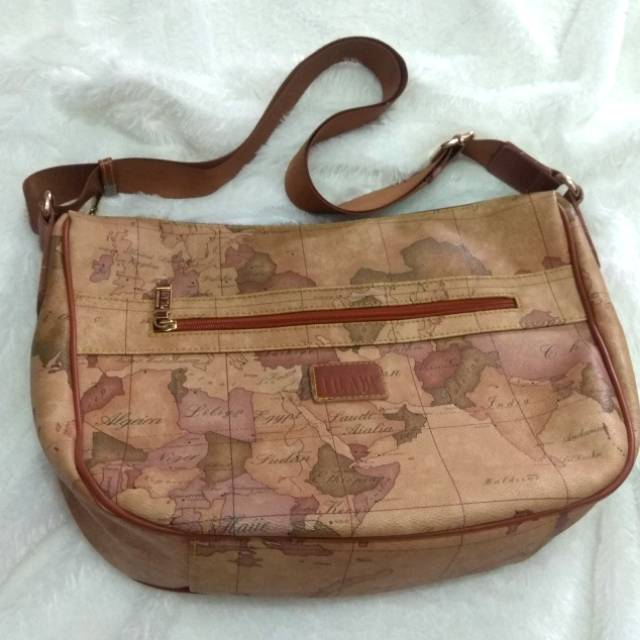 Preloved Tas Alviero Martini Italy