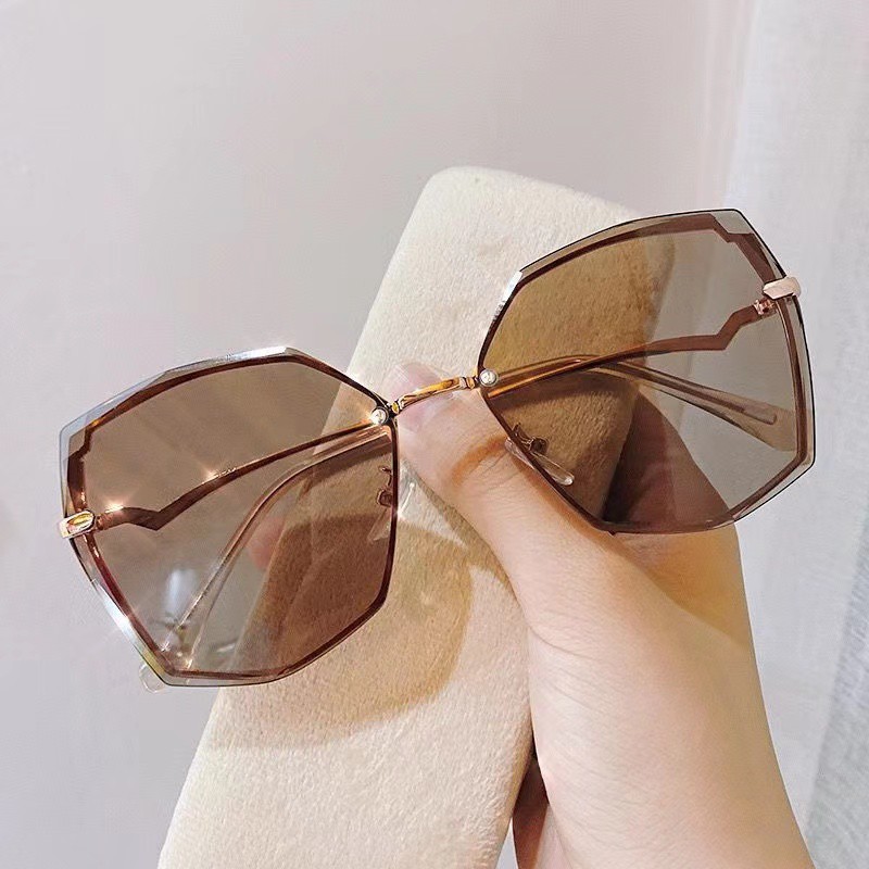 Kacamata Hitam UV400 Bentuk Poligon Gaya Retro Vintage Untuk Wanita