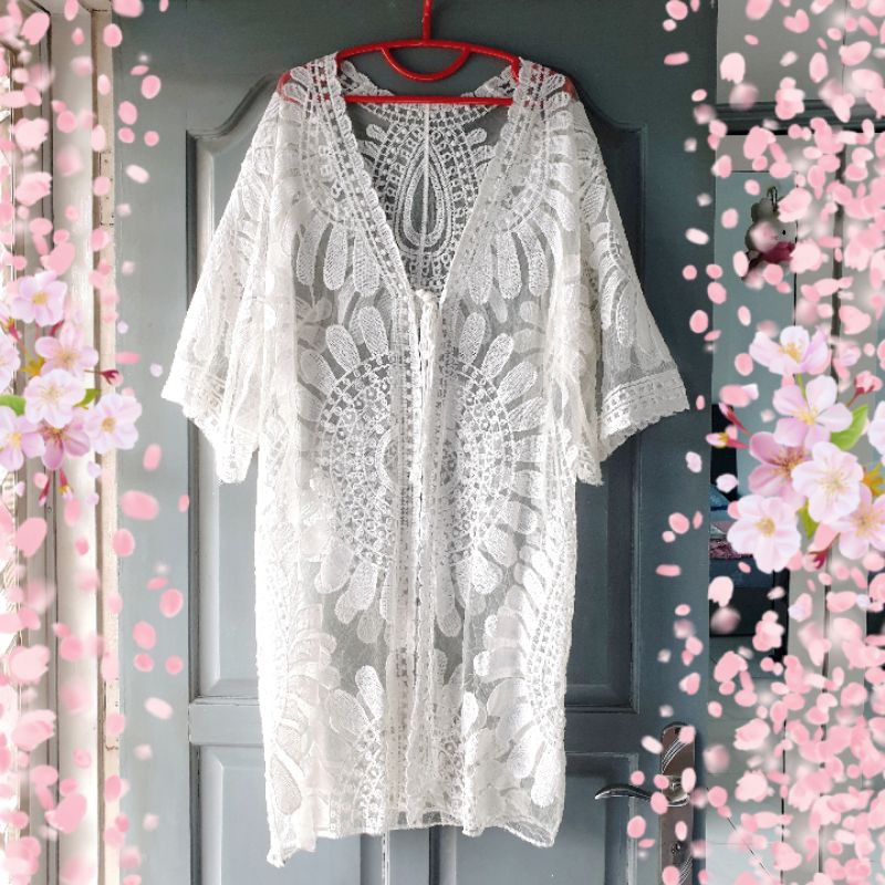Preloved White Beach Outer Lace / Mantel Pantai Putih