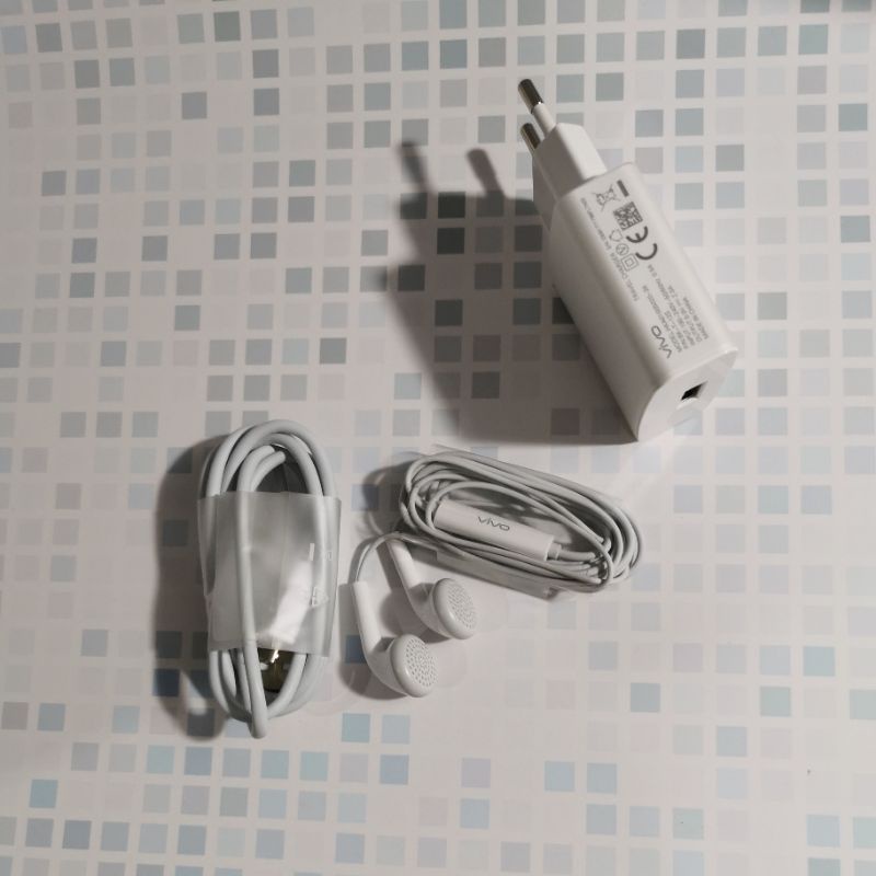 Charger kabel dan earphone original vivo