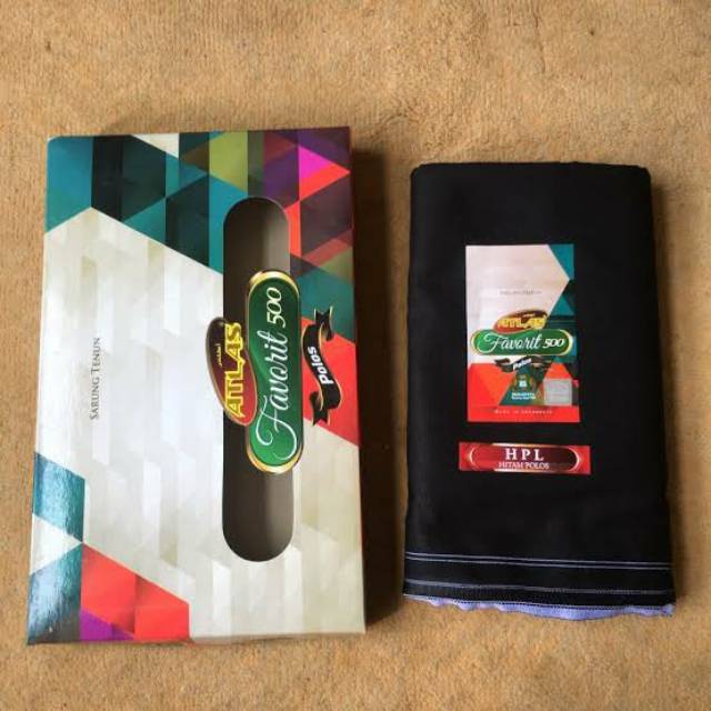 Sarung Atlas Favorit Hitam Polos