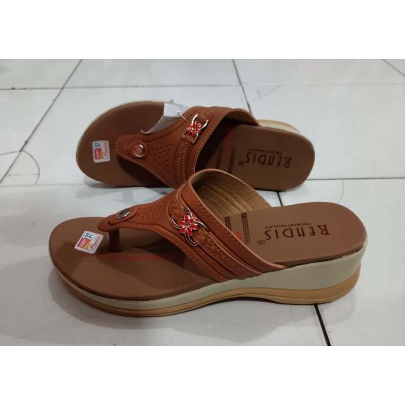 Sandal wanita/japit/berhak