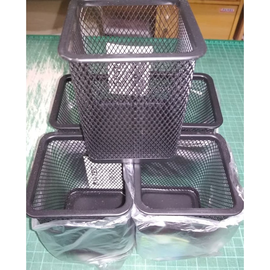 

Keranjang Pulpen/Pensil Kotak