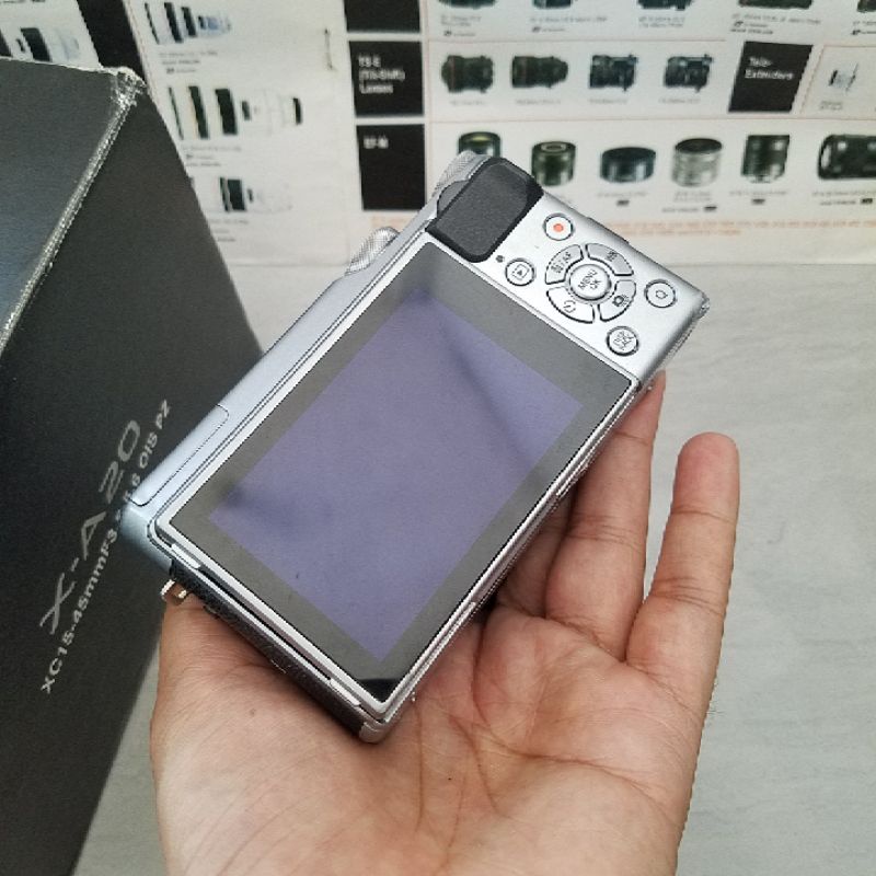 Mirrorless Fujifilm XA20