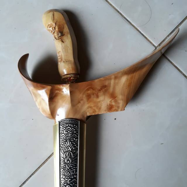 Warongko branggah kayu cemara wangi