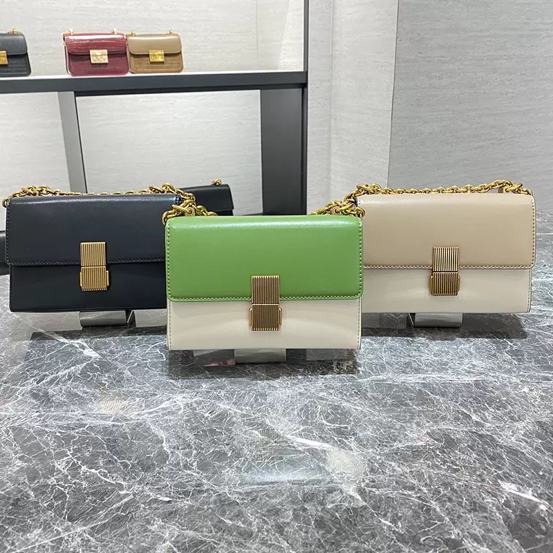 New CnK Metallic Pushlock Clutch 02