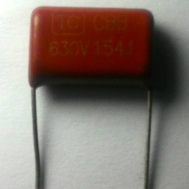 Kapasitor milar 154j 630v