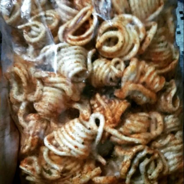 

Krupuk seblak keong 100gram