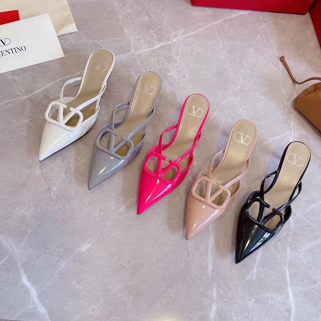 Original Valentino Sandal gesper V besar Hualun baru yang eksklusif