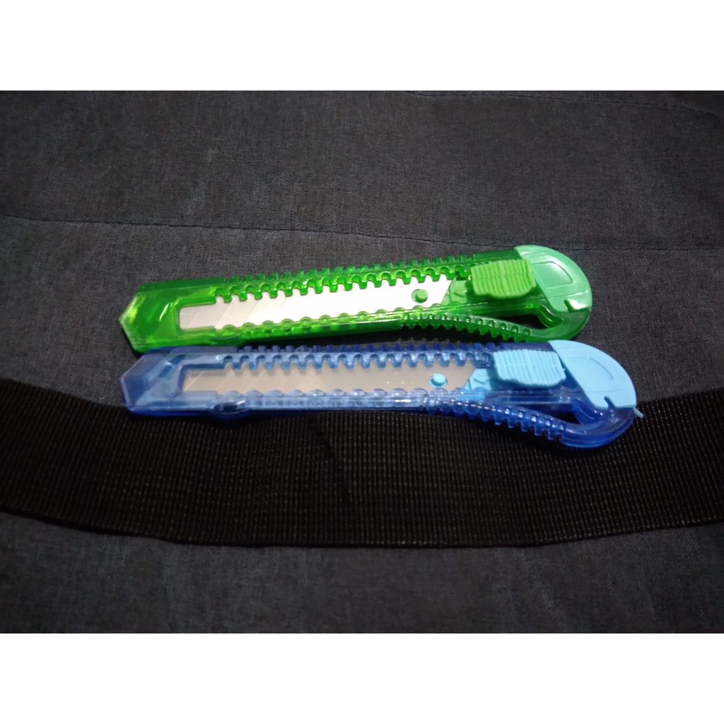 

Cutter besar isi 2 pcs