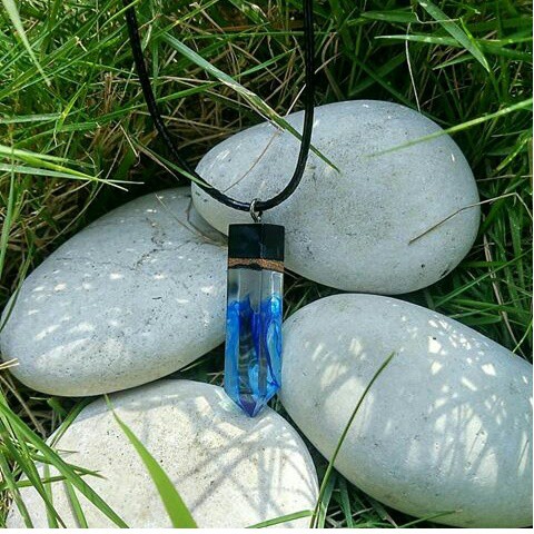 Kalung Kayu Resin Biru Handmade