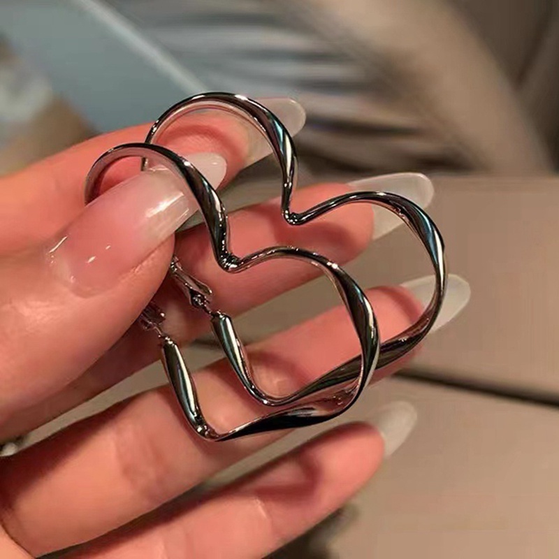 Fancyqube Anting Bentuk Hati Gaya Punk Untuk Wanita