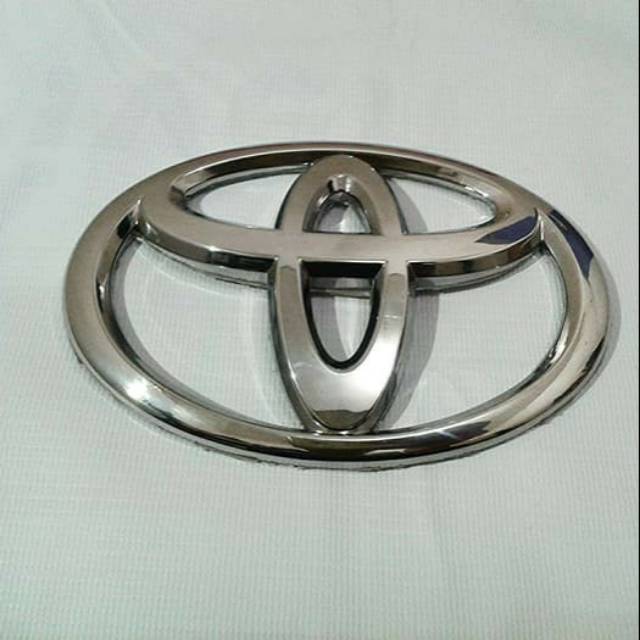 Emblem Toyota / Logo Toyota Calya Depan Chrome