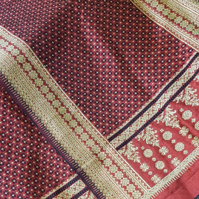 Songket palembang asli sutra alam asli bunga inten dasar maroon kombinasi bunga hitam kristal gold