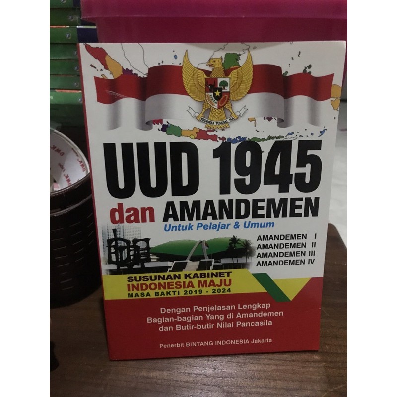 UUD 1945 kertas koran besar