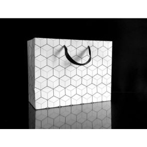 

Terbaru Paperbag motif Jala ukuran 32,5 x 25 x 14 cm Paper Bag Souvenir Bingkisan Kado Custom