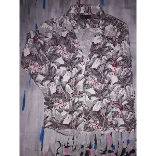 Preloved kemeja outer flower/ outer brand in the attic not zara not stradivarius