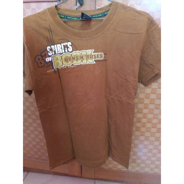 Kaos polo dan oblong