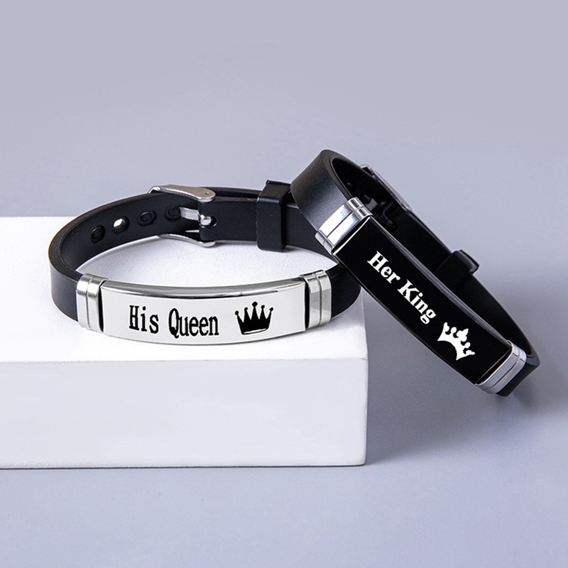 2pcs / Set Gelang Pasangan Bahan Silikon Warna Hitam Putih Desain Mahkota Her King His Queen Untuk Hadiah