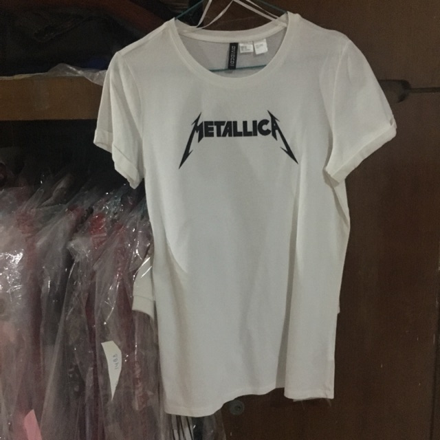 preloved metalica tshirt hnm (BISA NEGO)
