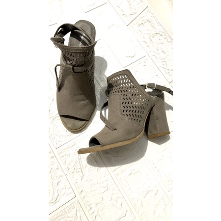 Preloved American Eagle Boots