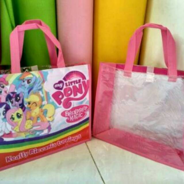 

Tas souvenir model kotak kombinasi mika