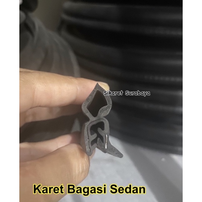 Karet Bagasi Sedan