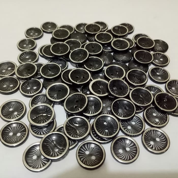 Kancing Baju GEPENG Corak List Silver Import Diameter 13 mm - Putih - Putih