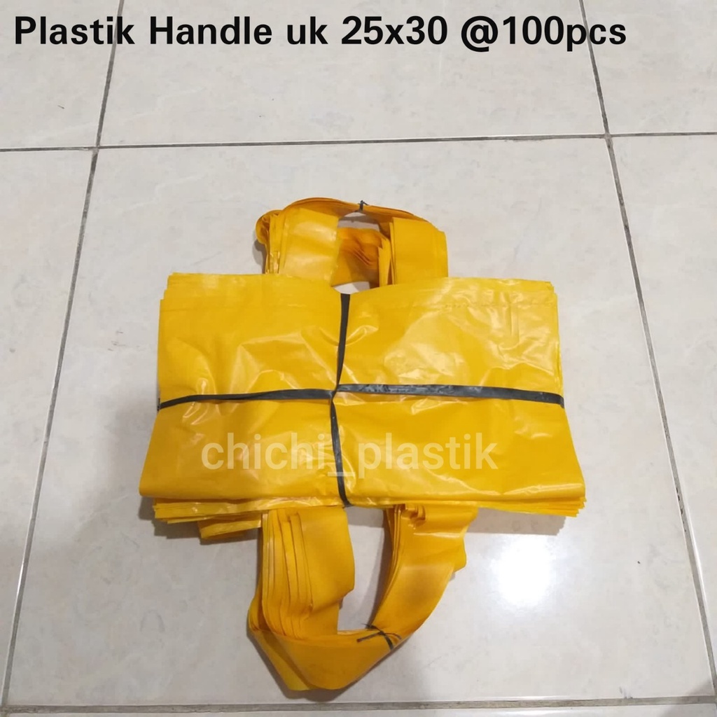 Plastik Handle uk 25x30 / Kantong plastik shoft handle / kantong souvenir polos Uk 25x30